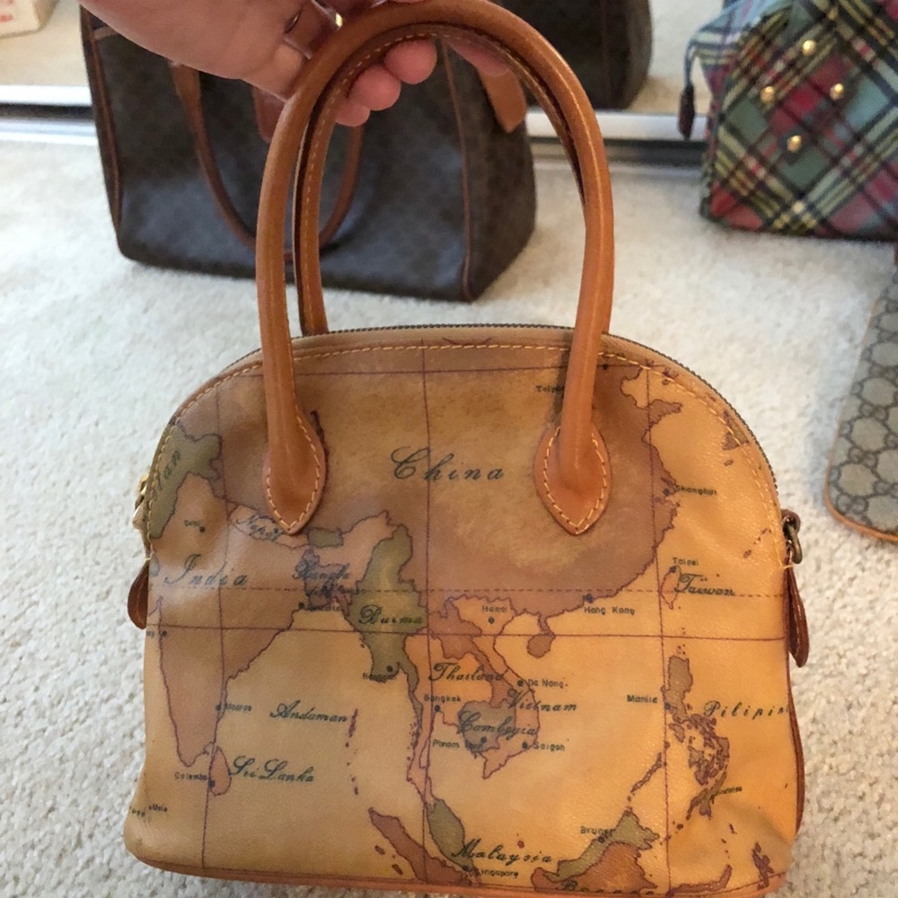 Mini Alviero with strap❤️